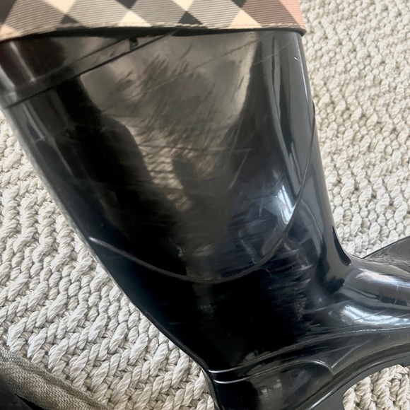 Pre-Owned Authentic Burberry Women's Nova Belt Rainboots - Size 37 - Picture 15 of 15